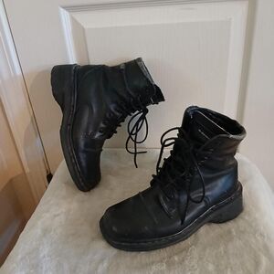 Vintage 90s Dr. Martens black leather lace up combat boots Unisex M5 W6 Docs